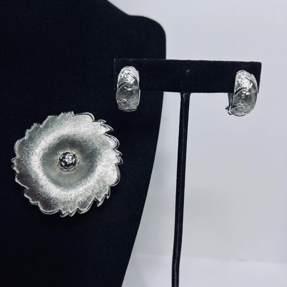 Vintage Pastelli Silver Tone Flower Brooch And Clip On Earrings Set (5723)